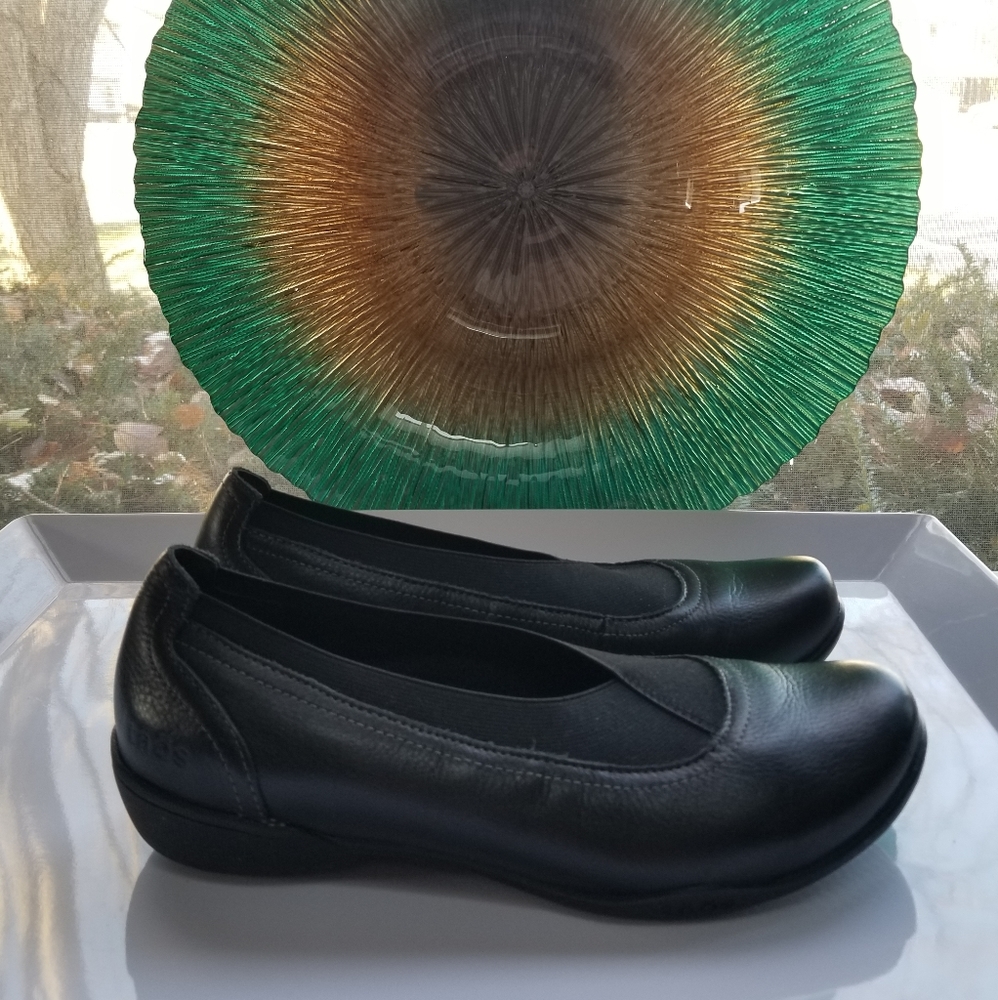 Taos Lilli Black Leather Slip On Flats